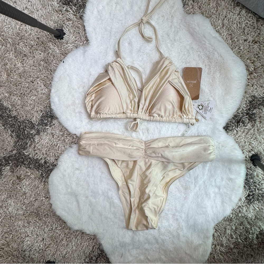 Berlook Elegant Cream Bikini Set L 66